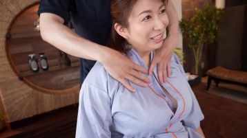 Big Breast Chiropractic Clinic Yukari Orihara Drives Her Aunts Insane With Her Exquisite Breast Massage
